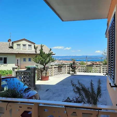 D&d * Izola